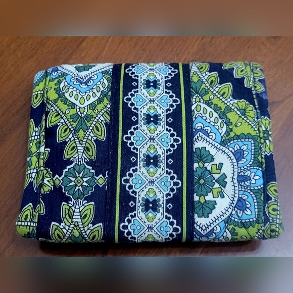 NWOT Vera Bradley Cambridge Pattern Blue Green Paisley Tri Fold Wallet. - Picture 2 of 6